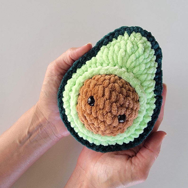 no-sew avocado plushie pattern