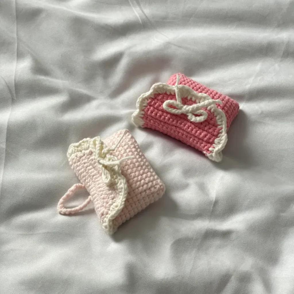 crocheted airpod case tutorial detail image