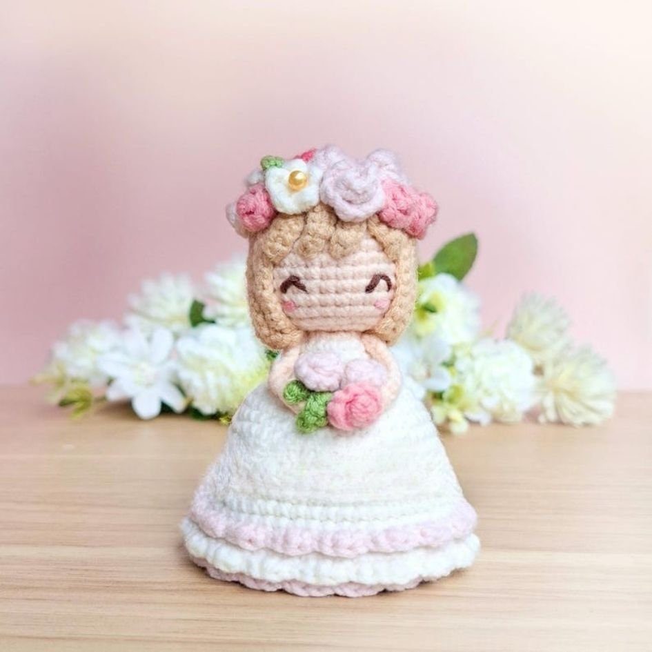 Flower Bouquet And Bride Wedding Pattern